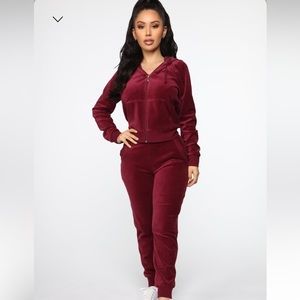 Fashion Nova Trend setter velour tracksuit Size Medium